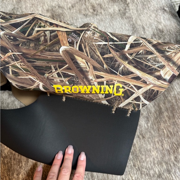 Browning Camo Dog Jacket with Black Accents - Picture 4 of 7